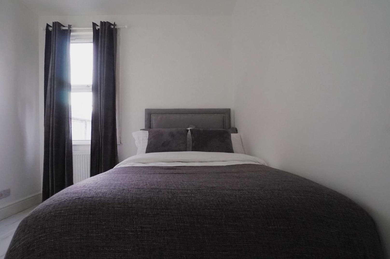 Milton Place Homestay *