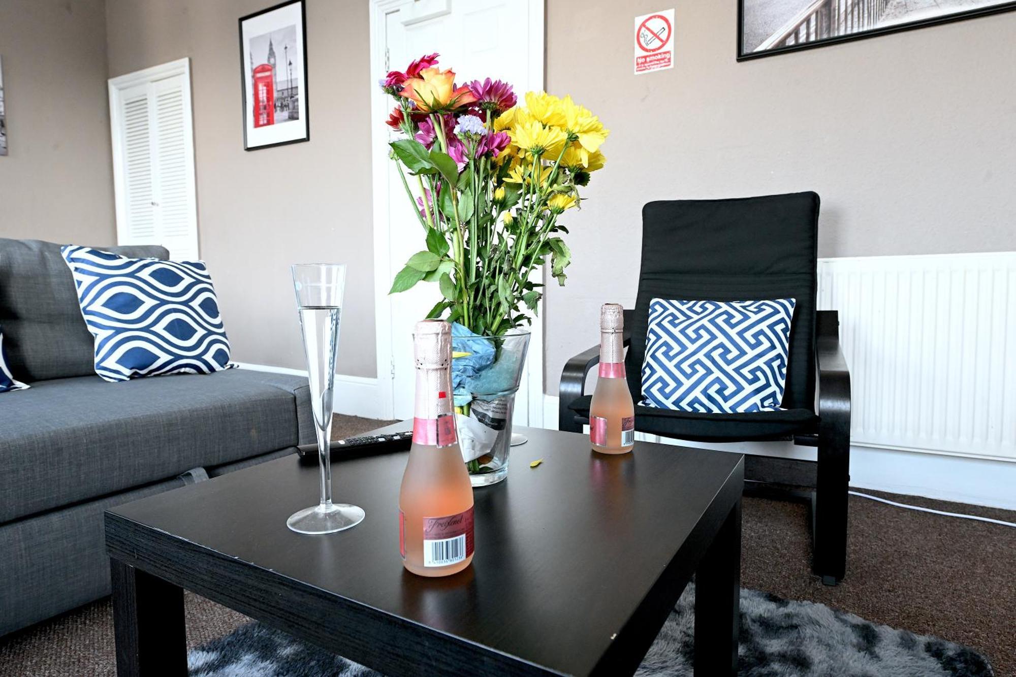 Stunning 3 Bedroom Serviced Flat In North Appartement *