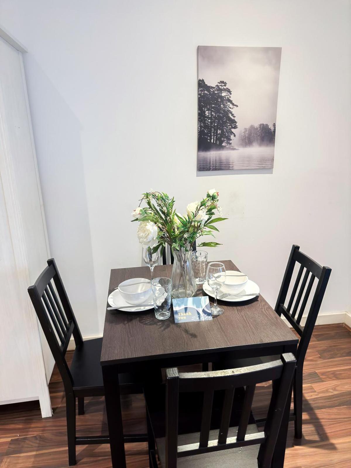 1 Bedroom Flat With Free Parking In Canary Wharf Near Musuem *