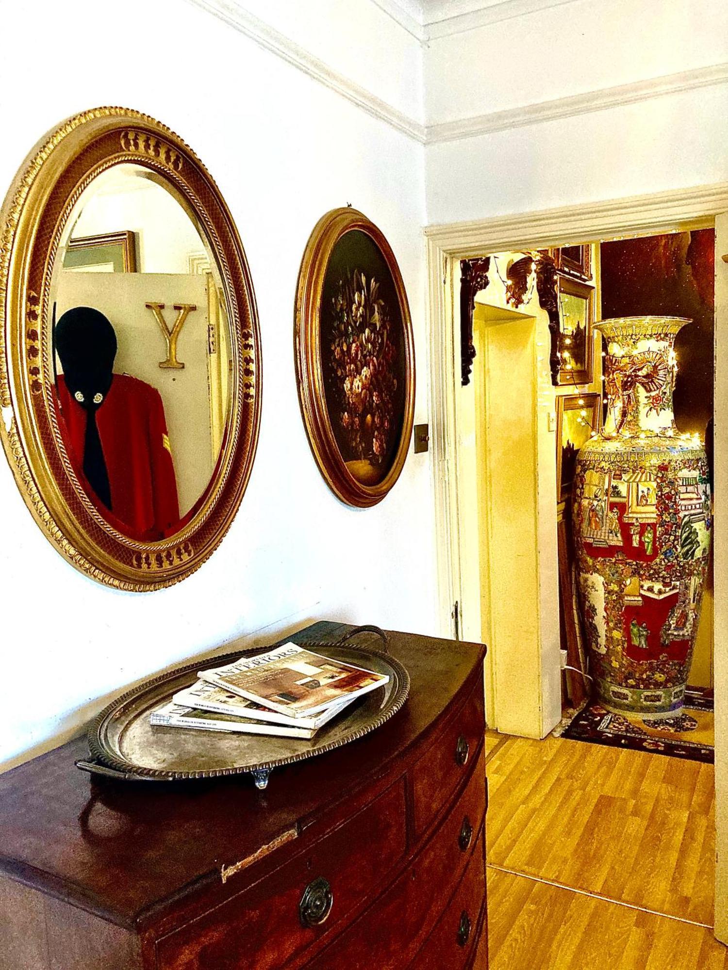 Quality And Very Good Value Private In Close To Notting Hill Zone 2 *