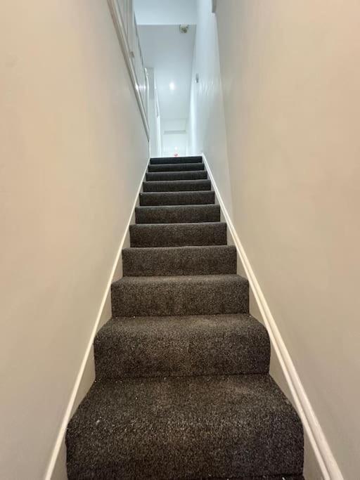 3 Bed Hackney/harringay Flat *
