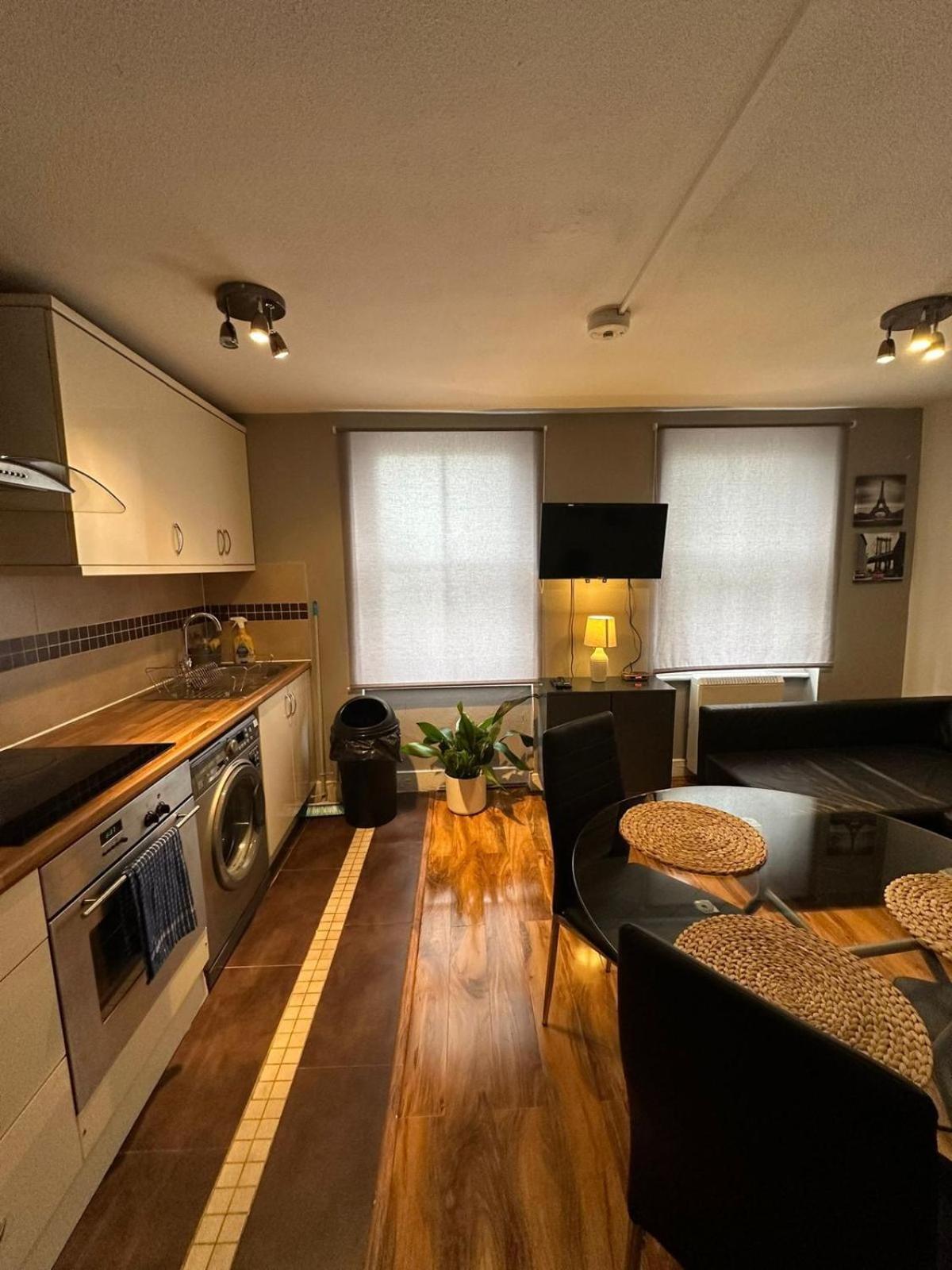 Lovely 2 Bedrooms Appartement *