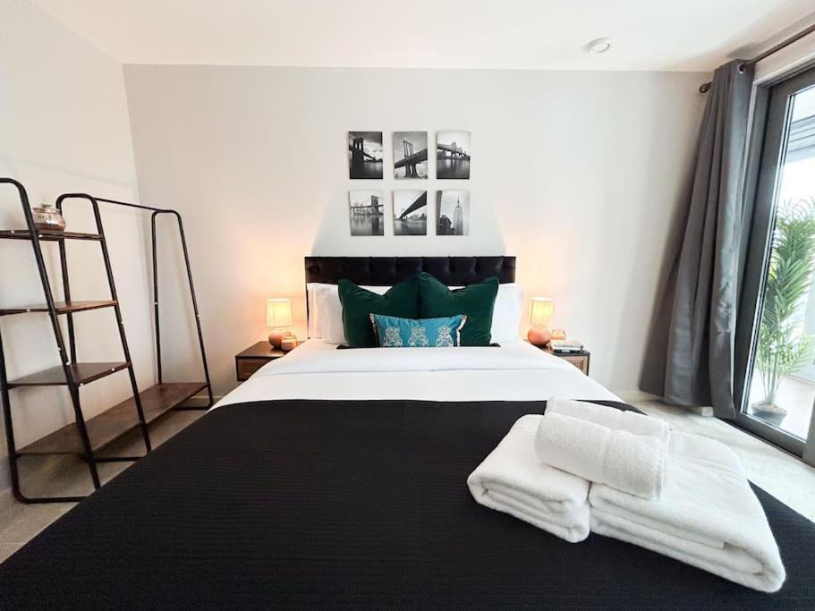 Stylish Urban Sanctuary With Parking Apartamento Londres