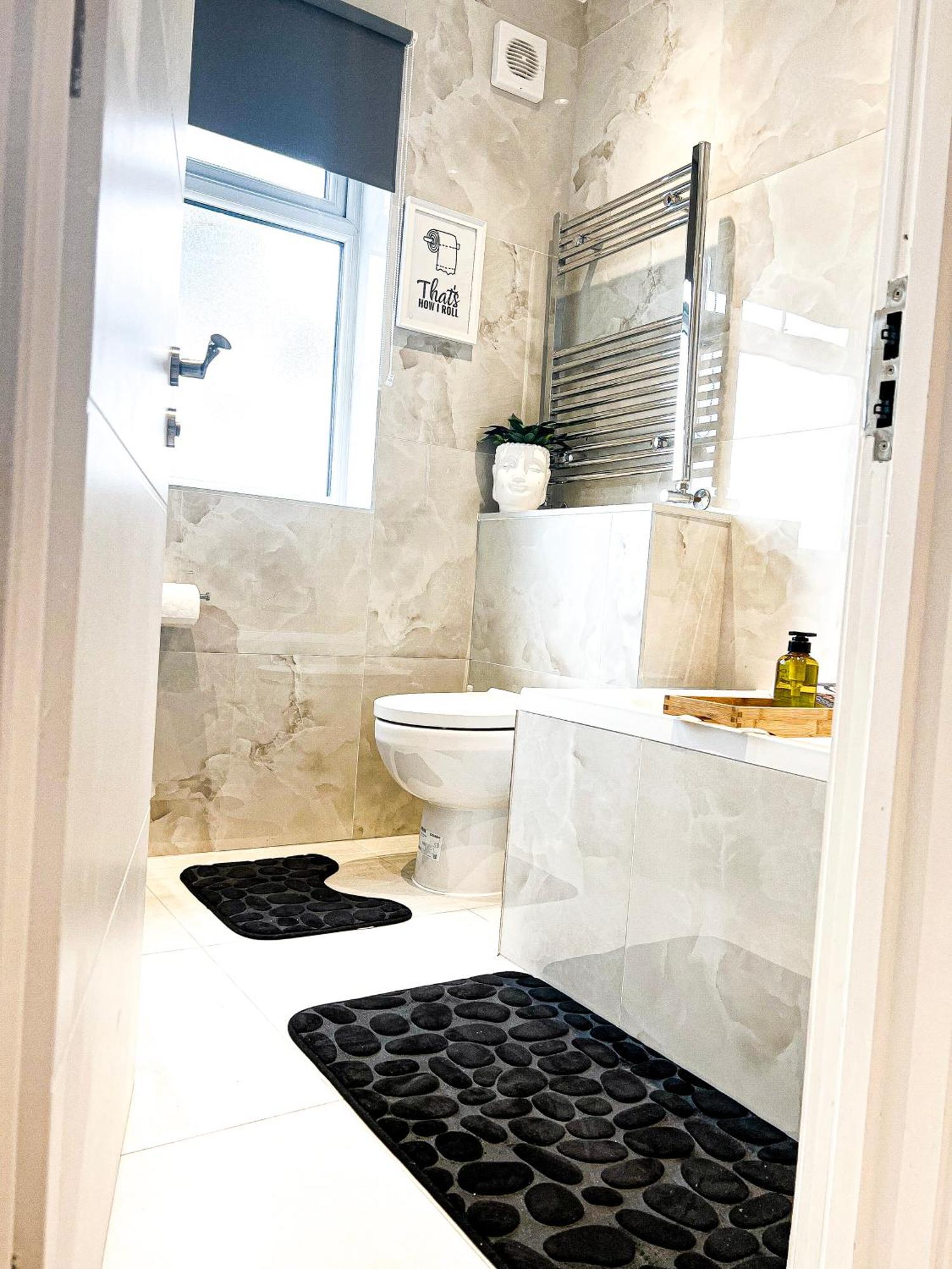 Luxury House With 2 Bedrooms Free Driveway Parking Close To Central Wembley Stadium And Shopping Malls