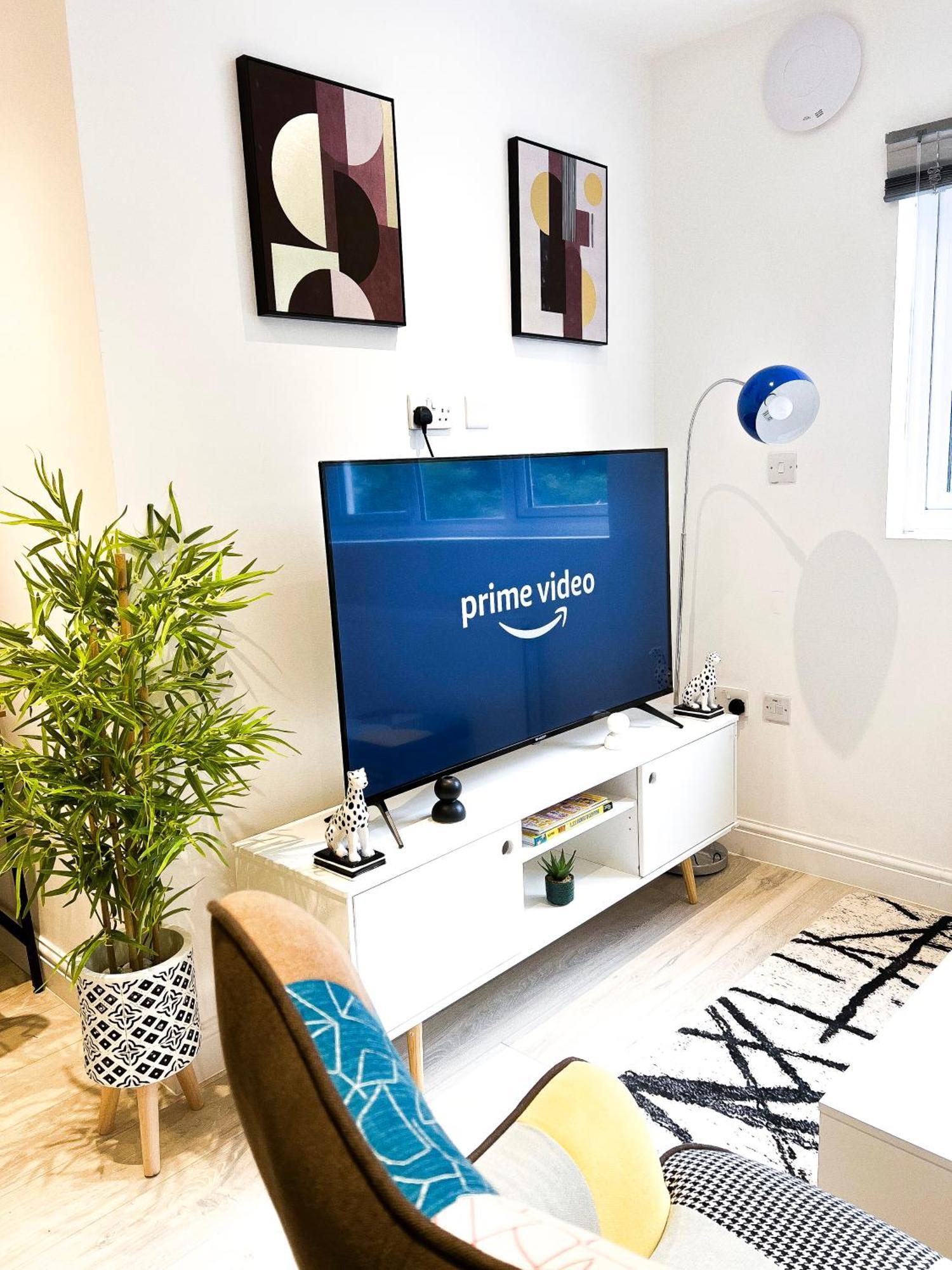 Luxury House With 2 Bedrooms Free Driveway Parking Close To Central Wembley Stadium And Shopping Malls Apartamento