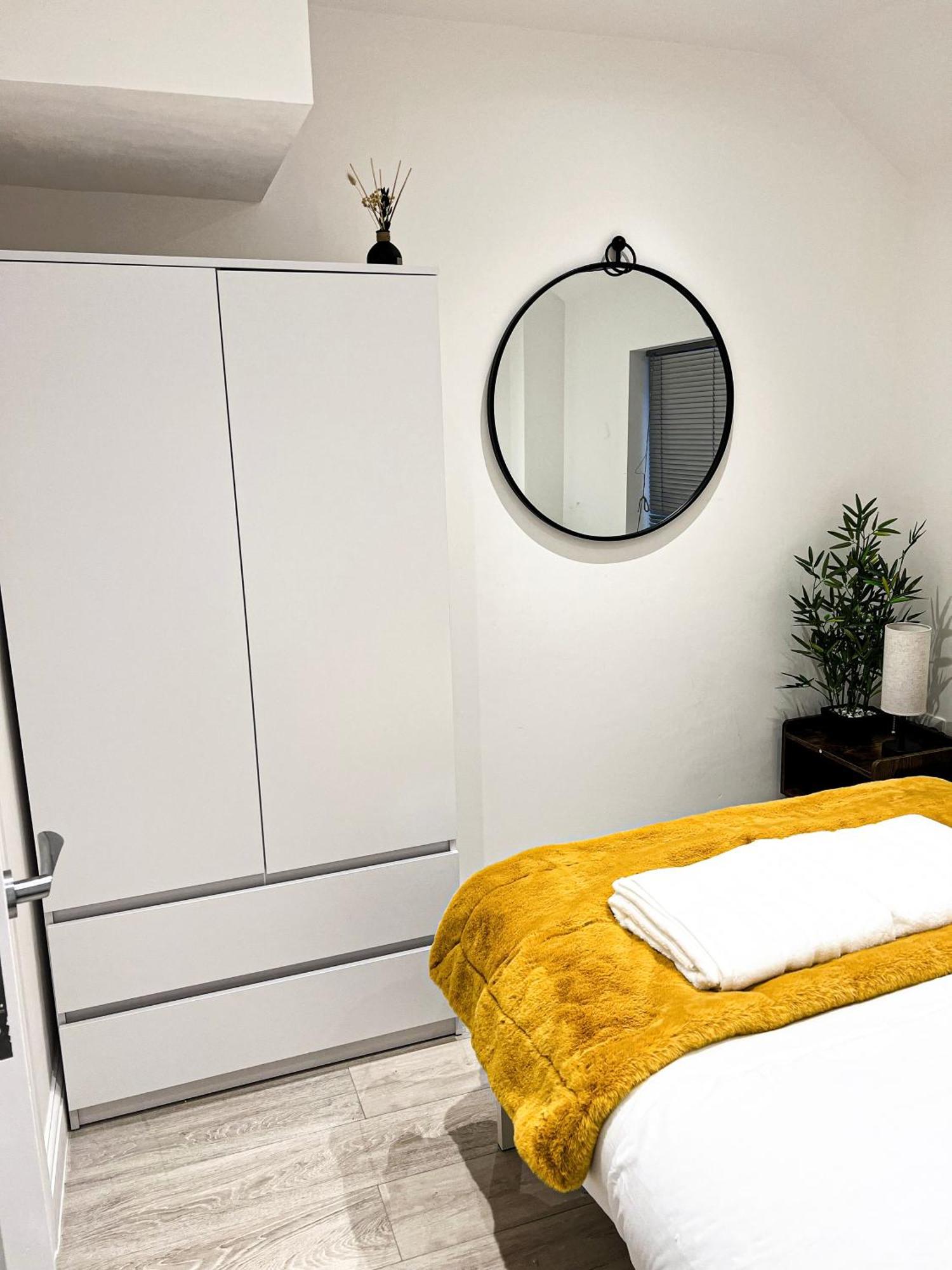 Luxury House With 2 Bedrooms Free Driveway Parking Close To Central Wembley Stadium And Shopping Malls