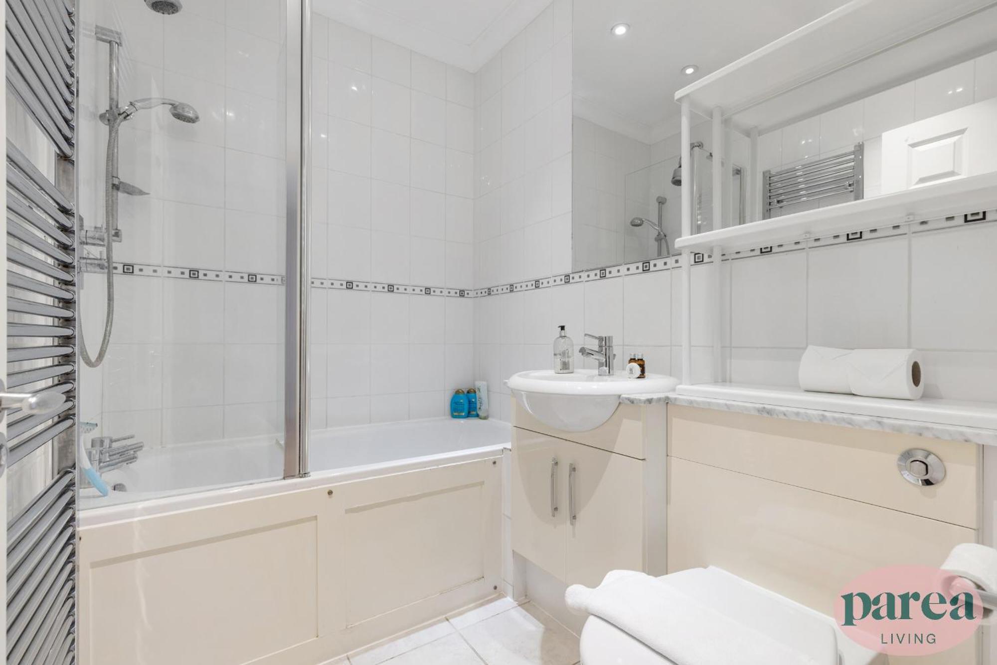 Parea Living - Notting Hill, Stylish 1-bedroom Flat, Private Gardens, Remote Working Londres