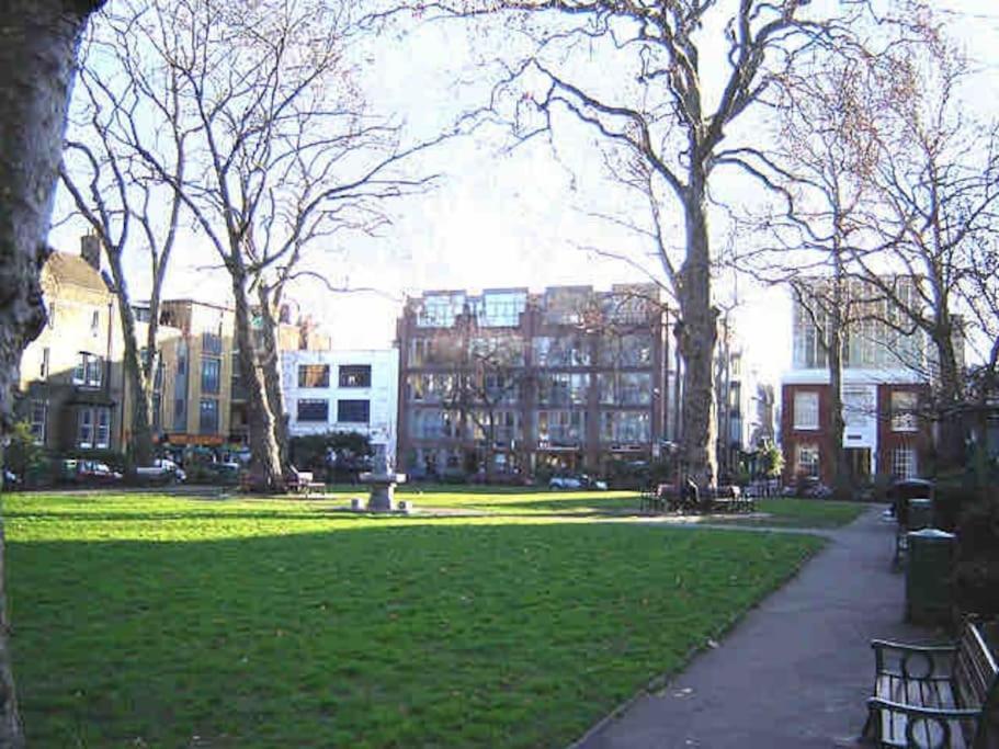 1 Bed Flat With View Of Vibrant Hoxton Square Apartamento