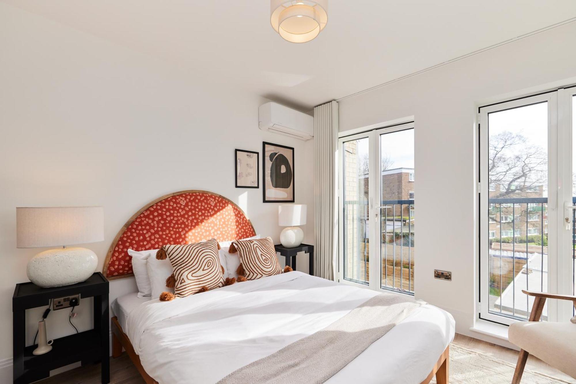 The Wembley Park Wonder - Charming 2bdr Flat With Balcony Apartment *