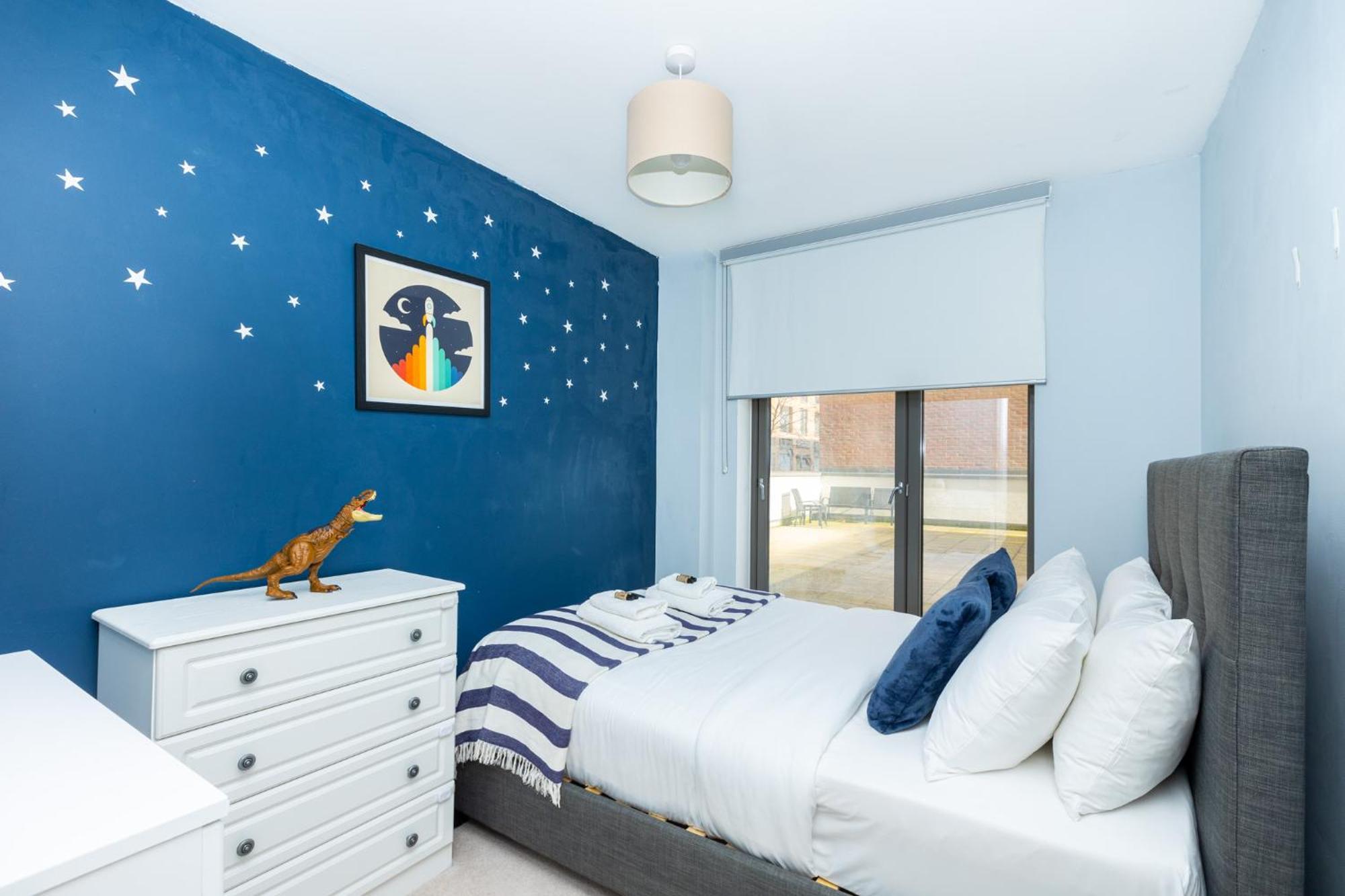 Modern 2br Wpatio & Free Parking, Canning Town Appartement *
