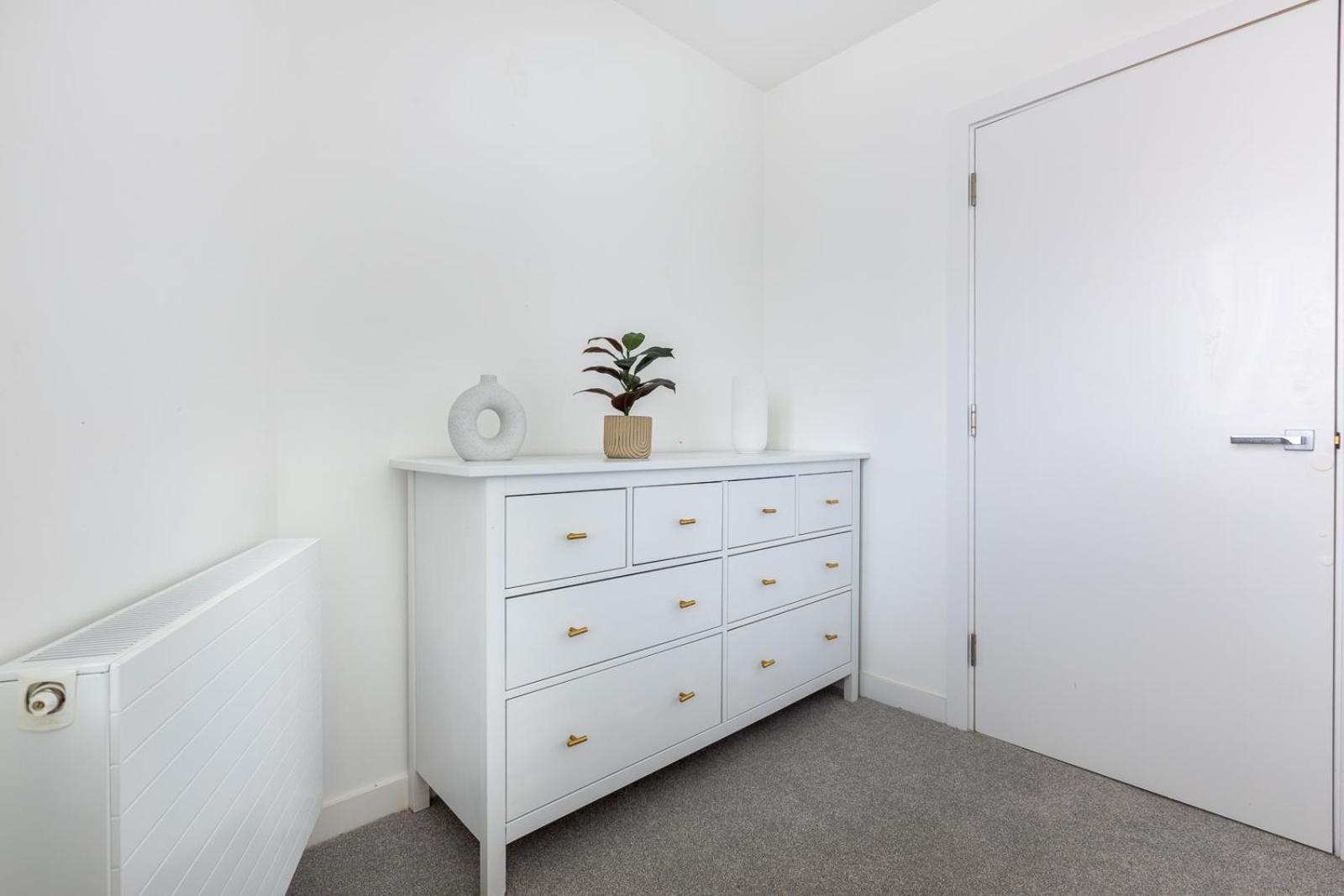 Modern 2bd Flat In Canary Wharf With And River Views * Londen