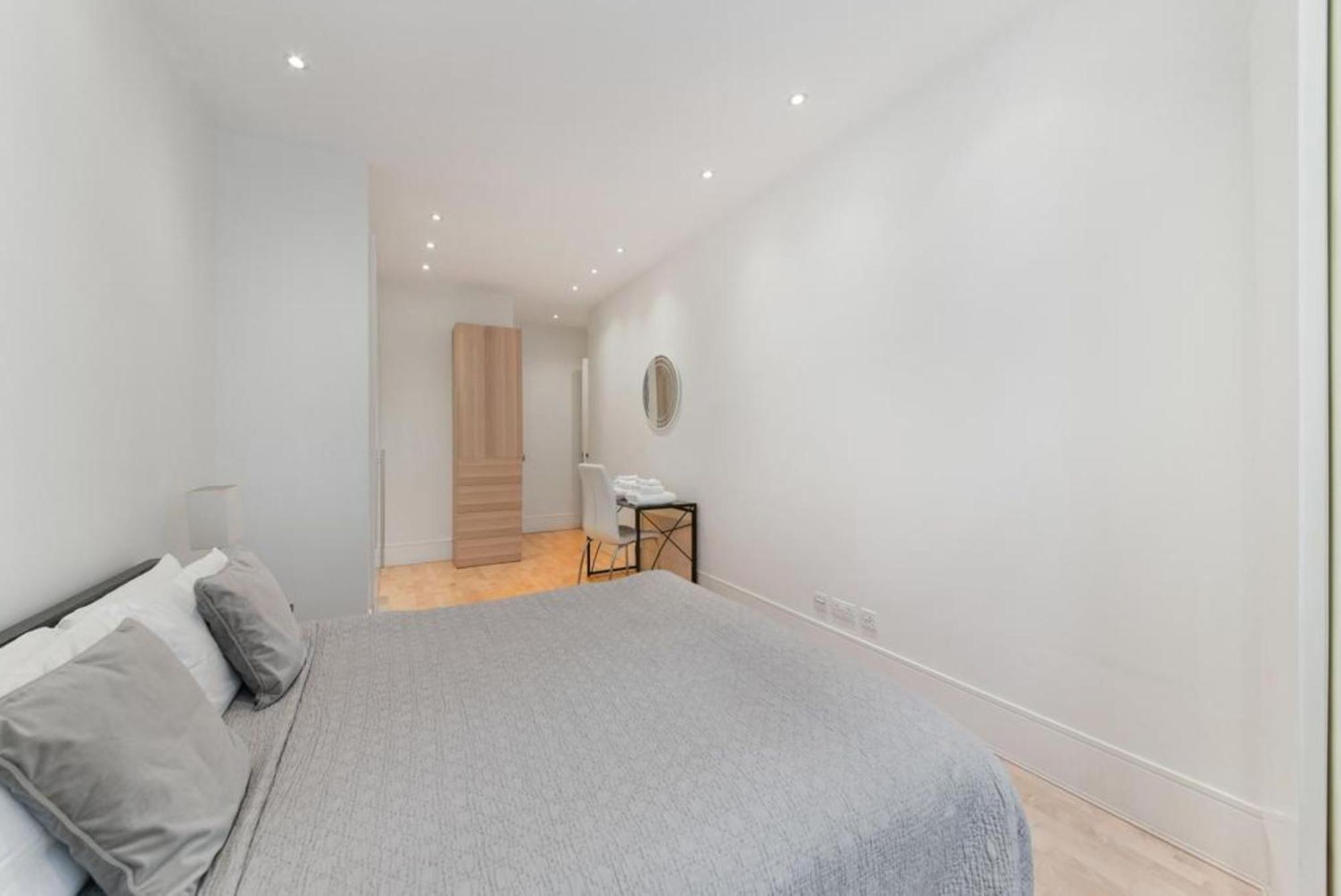 Apartment Best Mayfair Location With 2 Super King Beds *