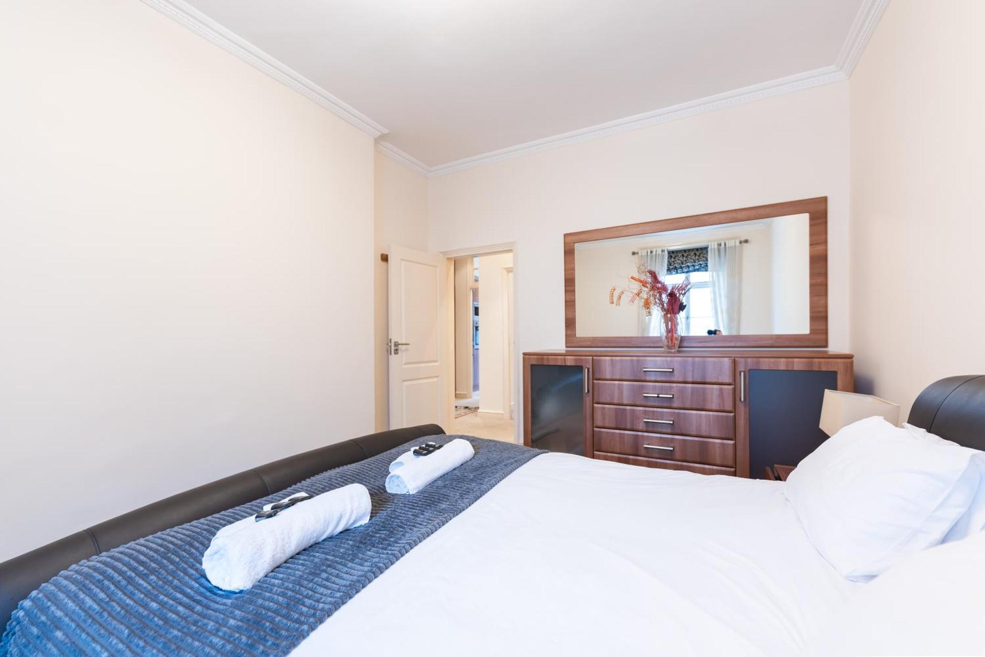 Luxury 4 Bedroom Flat In Sussex Gardens Apartamento *