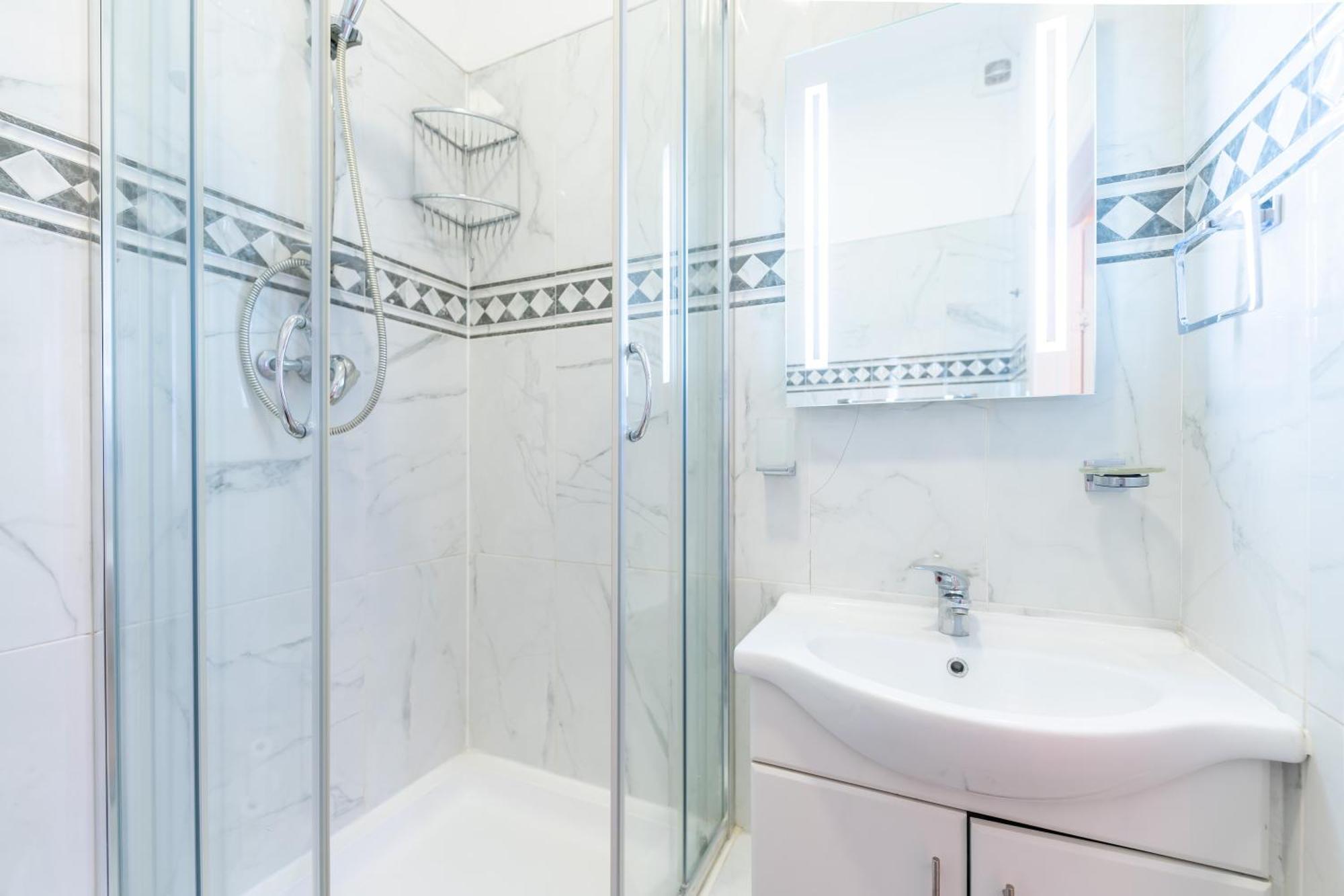 Luxury 4 Bedroom Flat In Sussex Gardens Apartamento