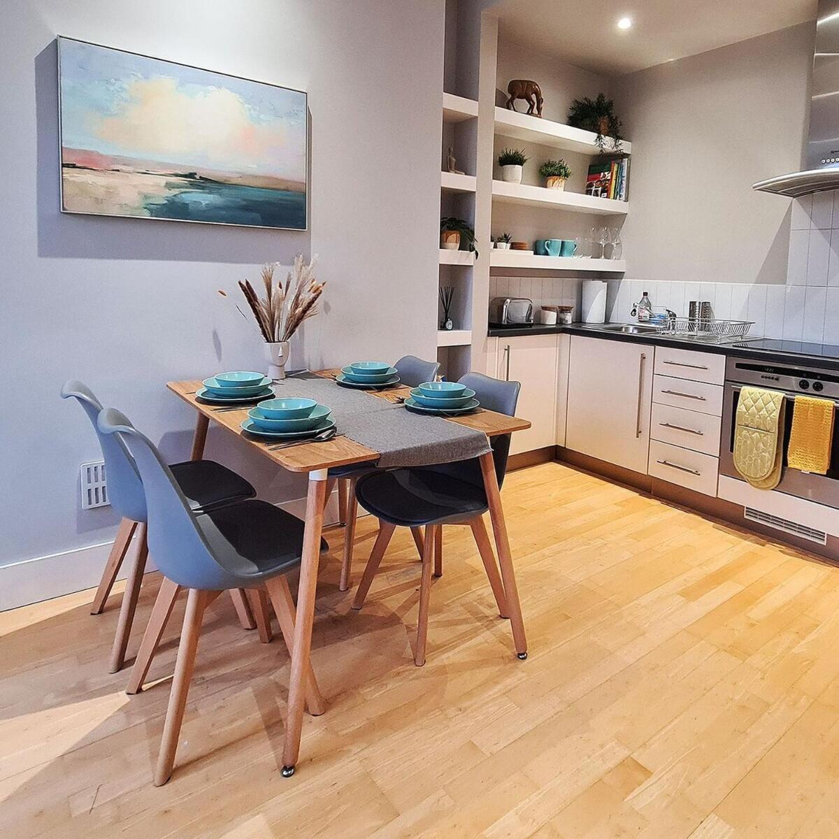 Appartement 1-bed Apartment, Close To Kensington Olympia With Free Wi-fi & Netflix *