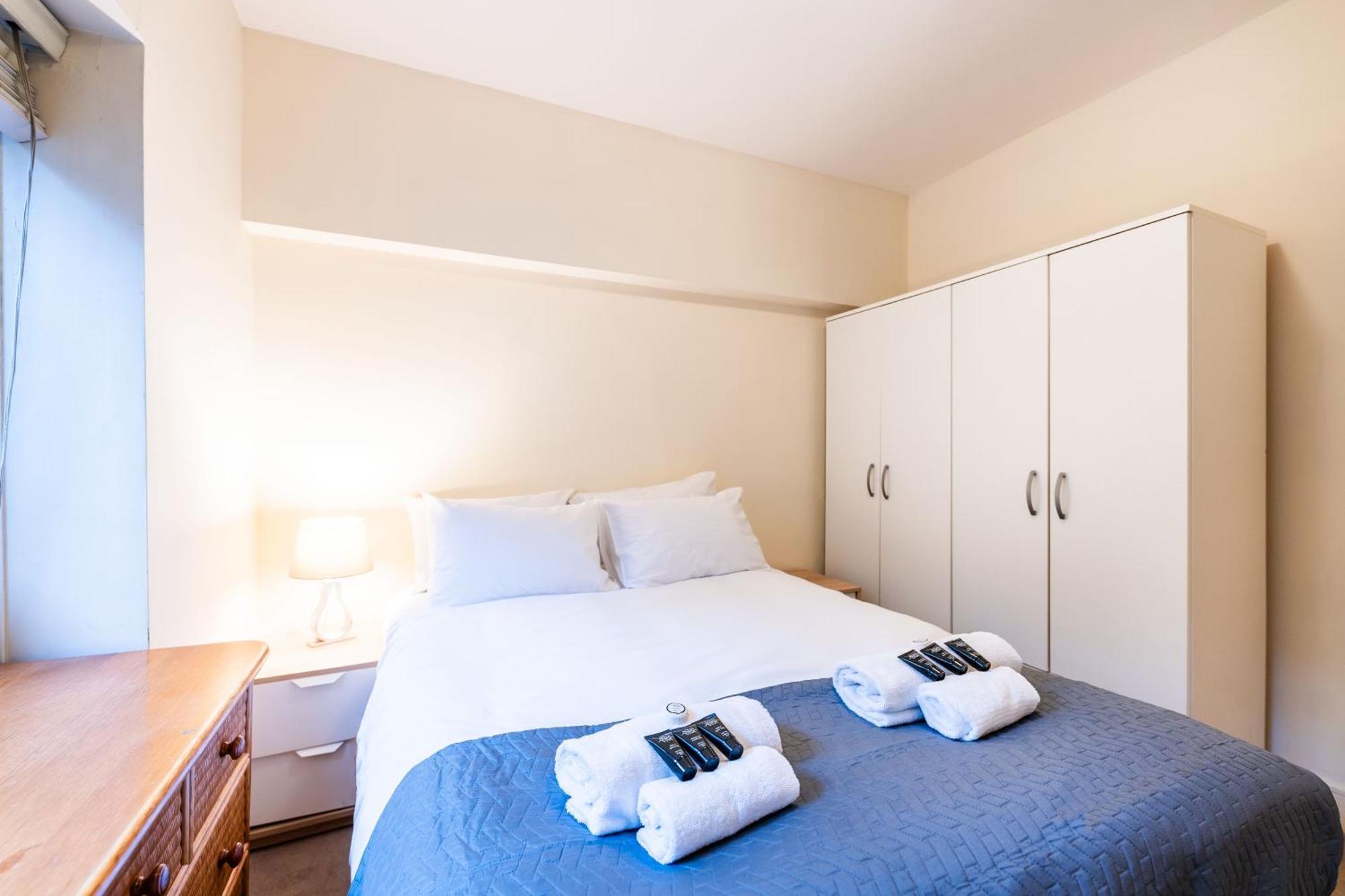 Luxury 6 Bedroom House In Southwick Street Londres