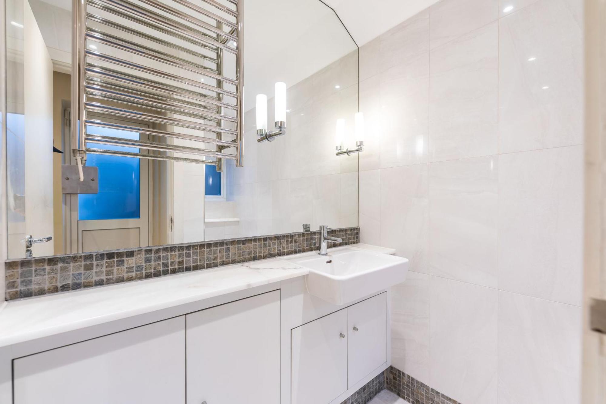 Luxury 6 Bedroom House In Southwick Street * Londres