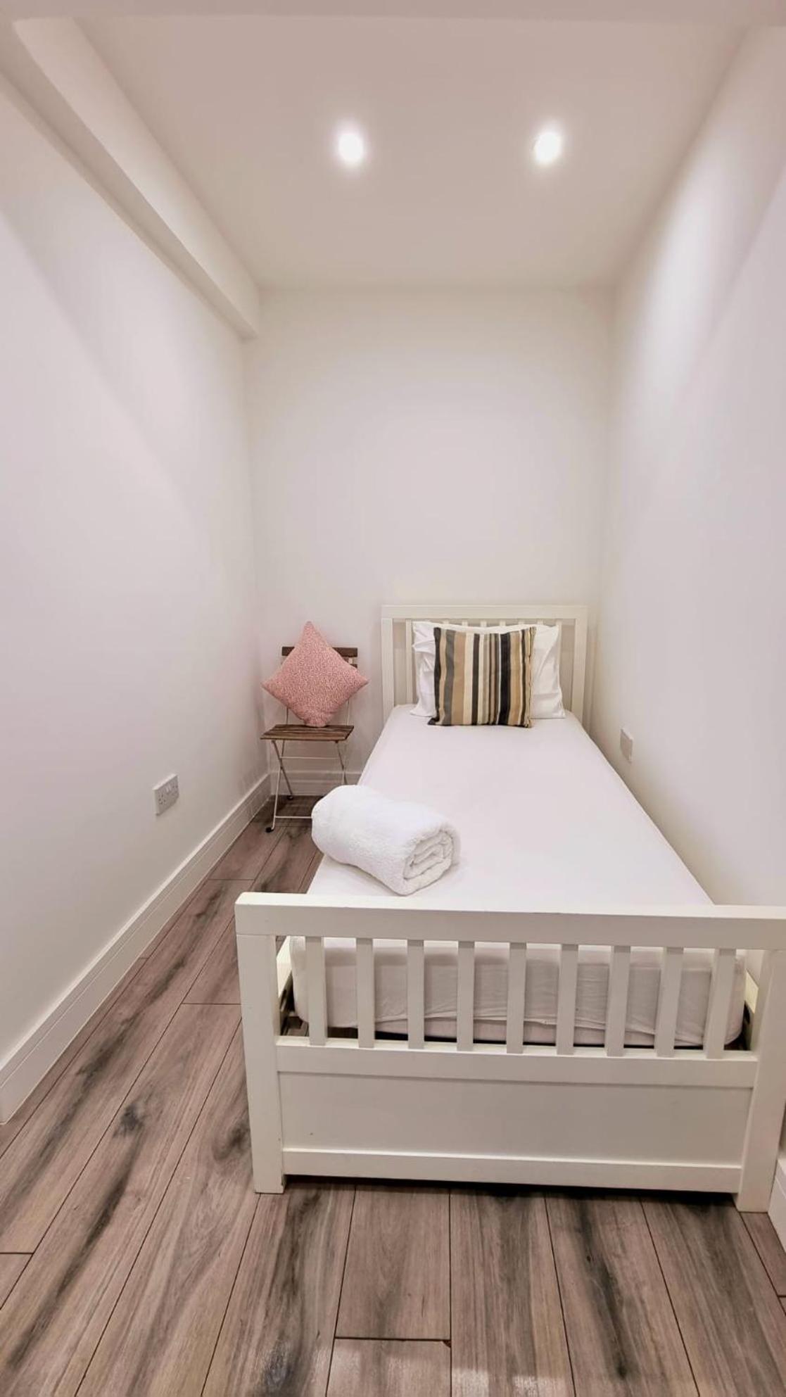 Brand New Flat Close To Turnpike Lane Tube Station Apartamento Londres