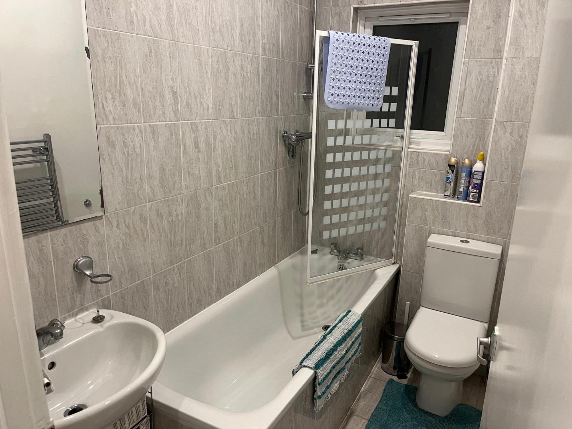Lovely 1 Bedroom Flat In Quiet Wimbledon Apartment London