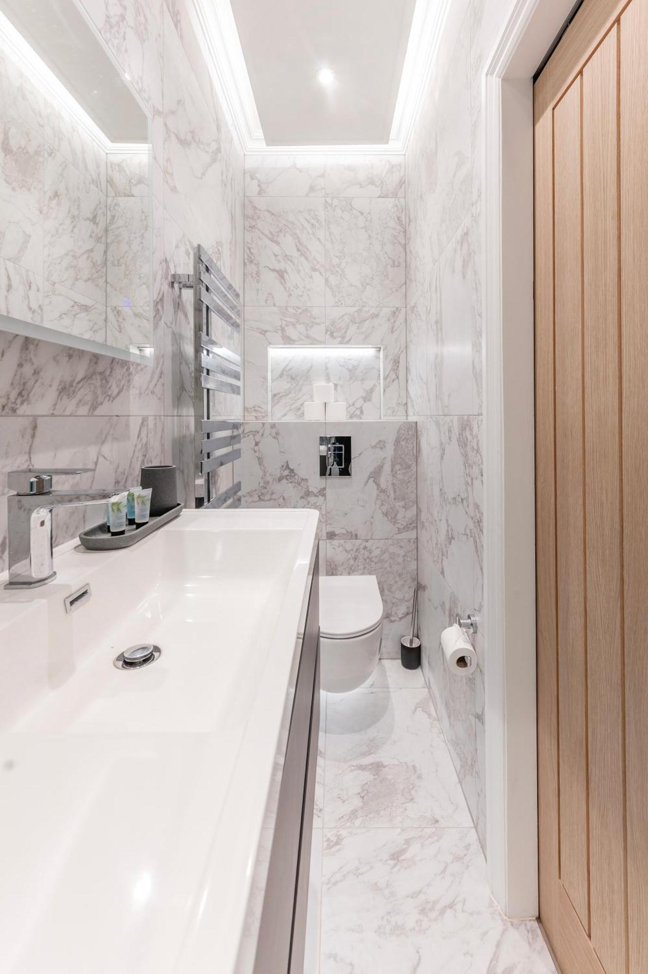 Townhouse Moments From Hyde Park & Notting Hill - Free Luggage Storage Nearby And In Unit Washing Machine & Dryer