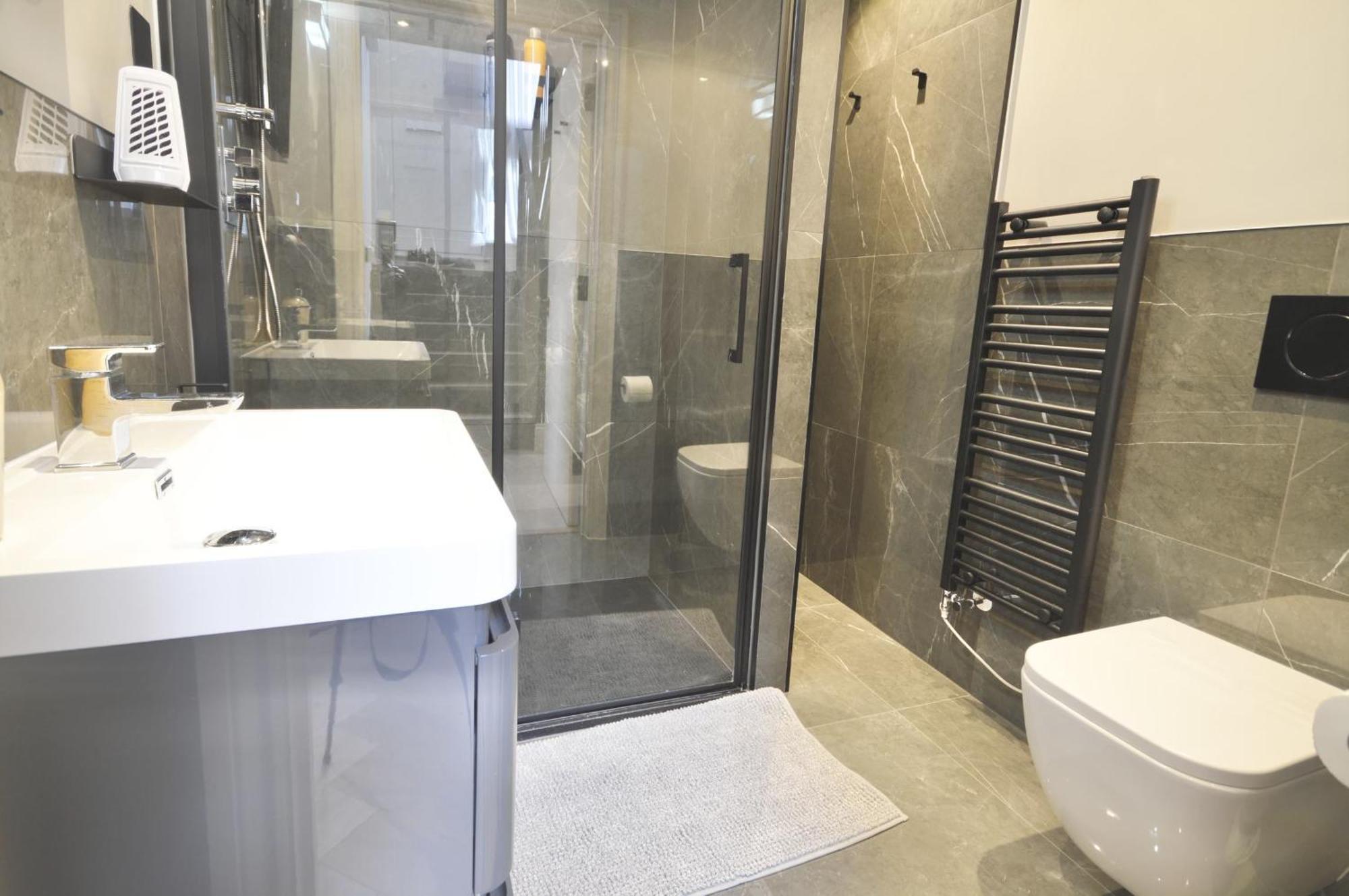 Fulham Townhouse, 2 Baths, Parking, Breakfast Apartamento Londres