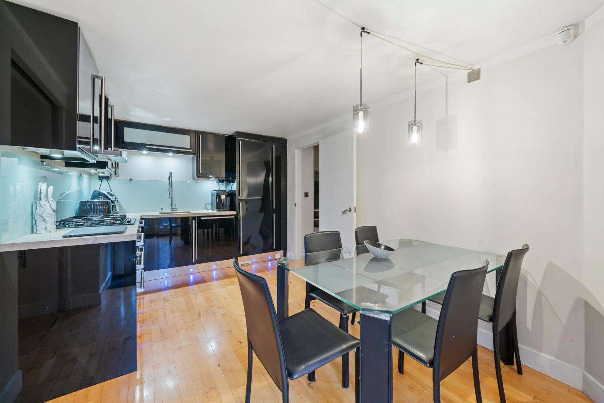 Glamorous 2br House, Outdoor Space & Free Parking * London