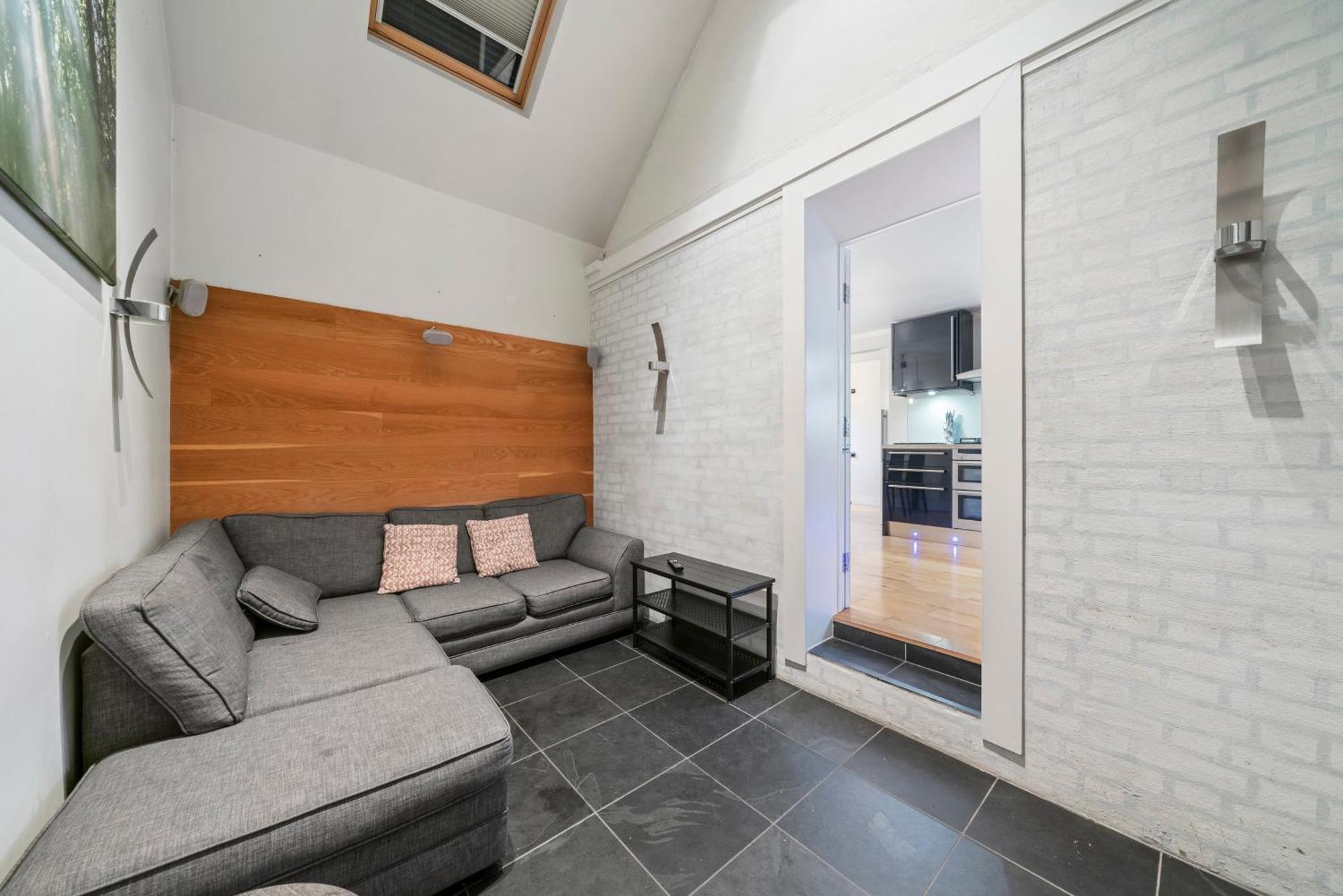Appartement Glamorous 2br House, Outdoor Space & Free Parking