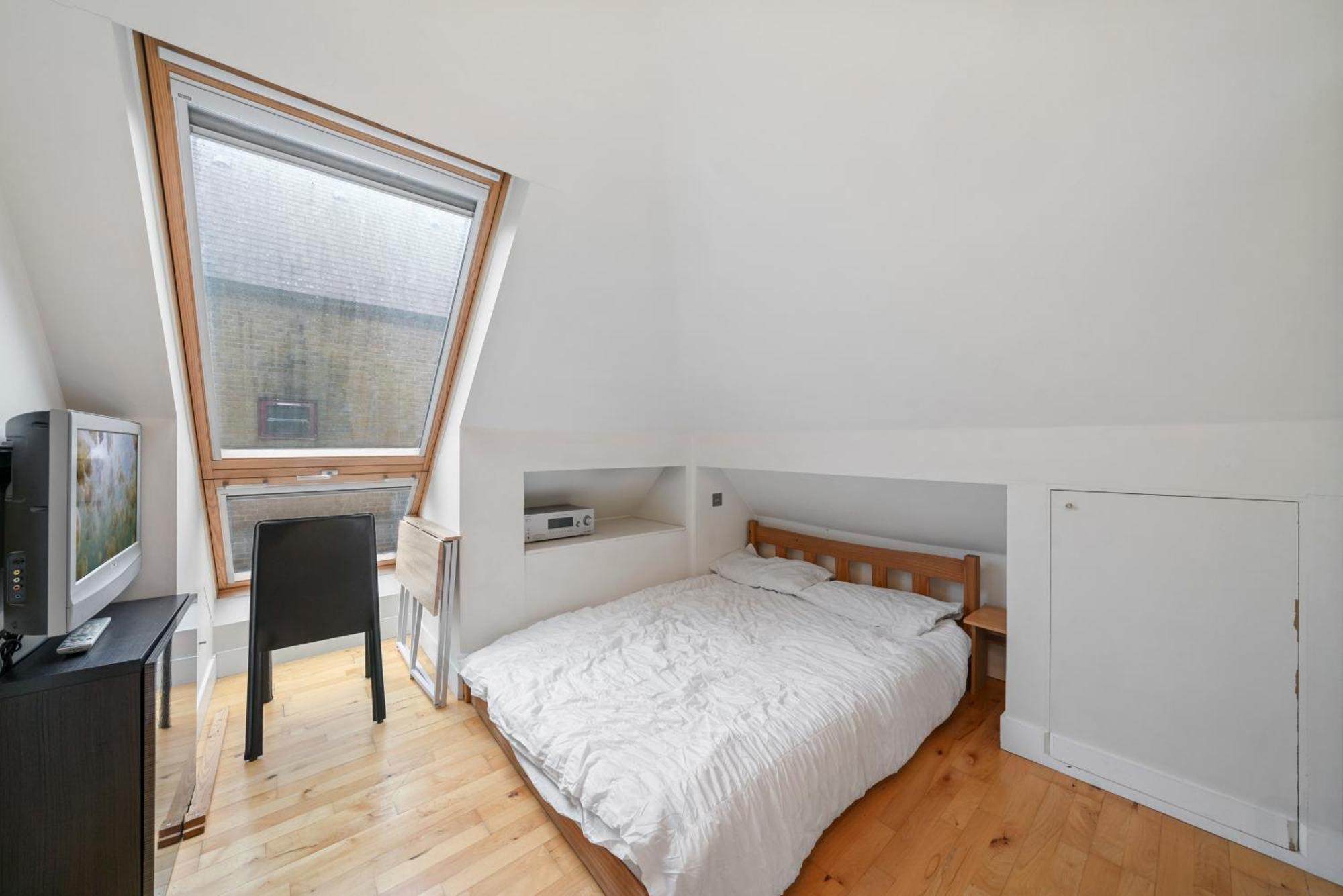Appartement Glamorous 2br House, Outdoor Space & Free Parking *