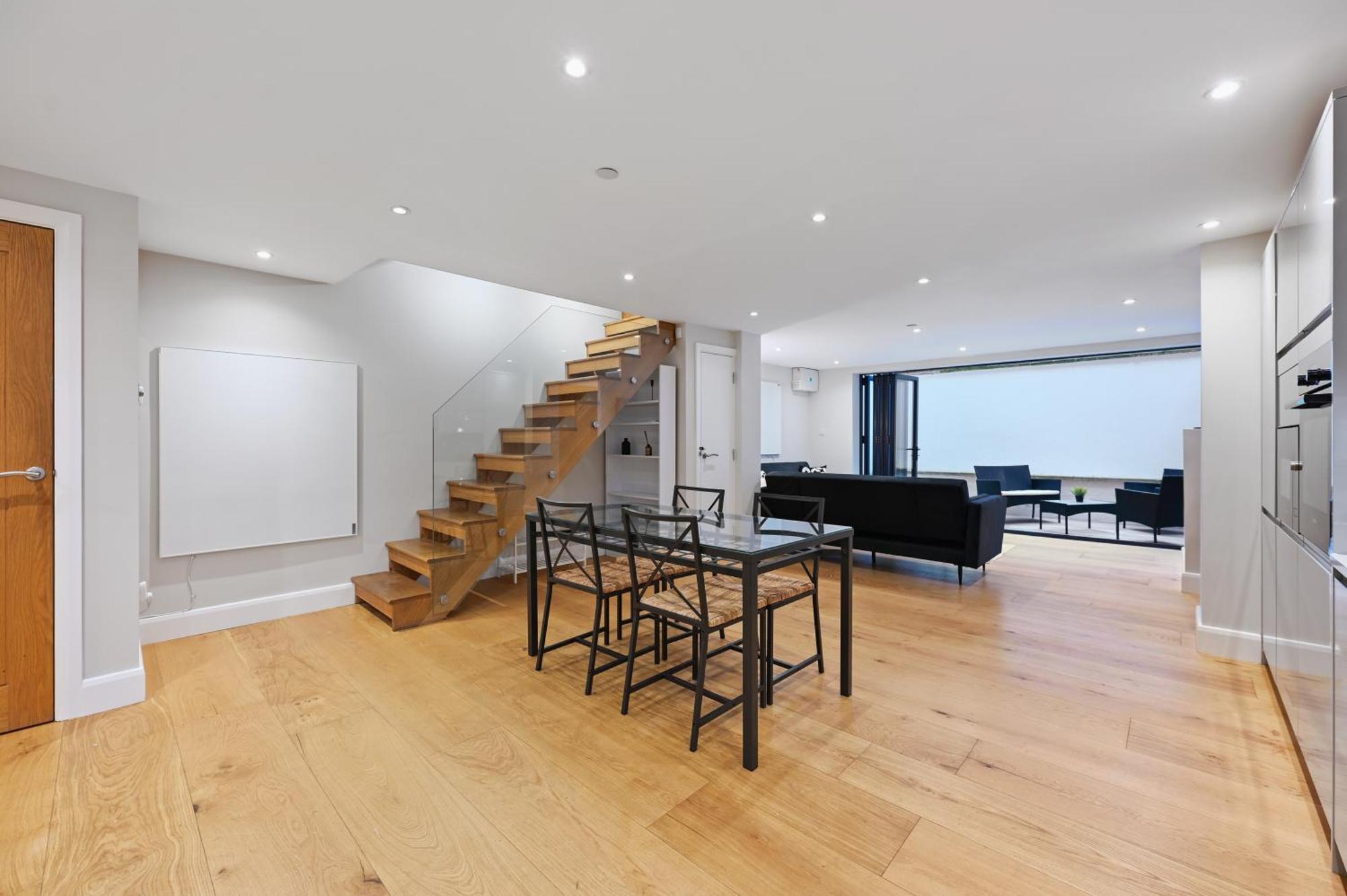 Stunning 2 Bed Basement Flat In Hammersmith Londres
