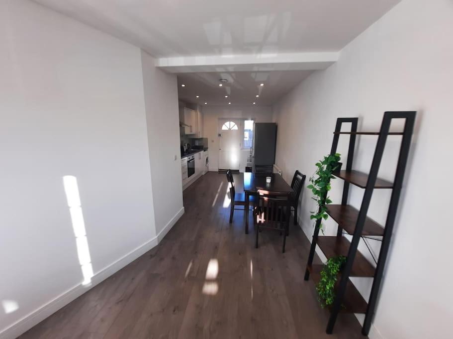 Apartment Acton Town Luxe - Spacious Modern Near Westfield & Nature, Pets Welcome!