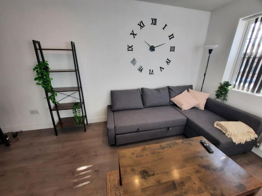 Acton Town Luxe - Spacious Modern Near Westfield & Nature, Pets Welcome! *