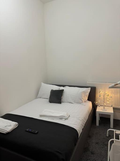 4 Bedroom Entire Flat, Kings Cross Road *