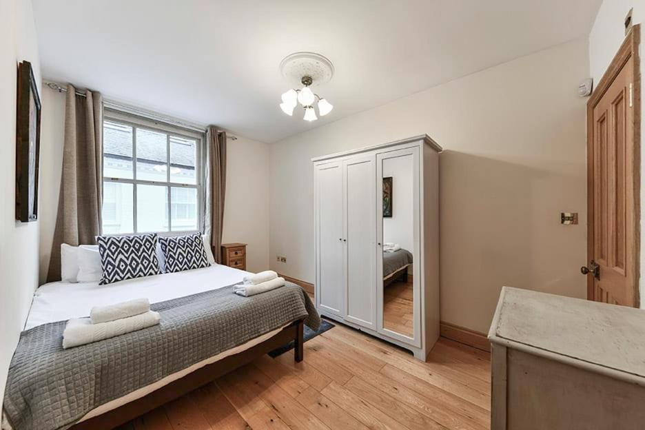 Hébergement de vacances Knightsbridge 2br Mews House
