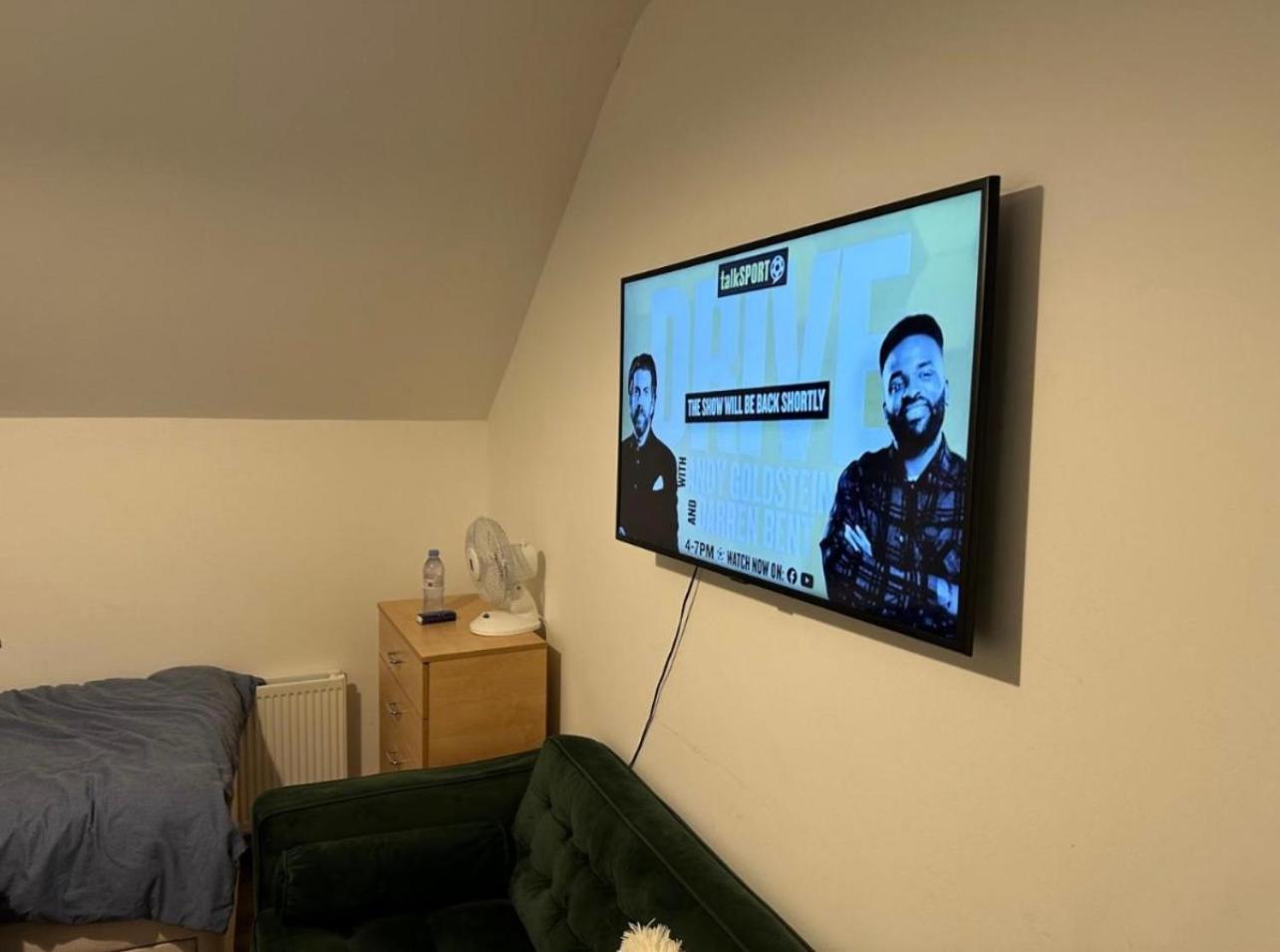 Apartamento Charming 6-bed In Wembley Area *