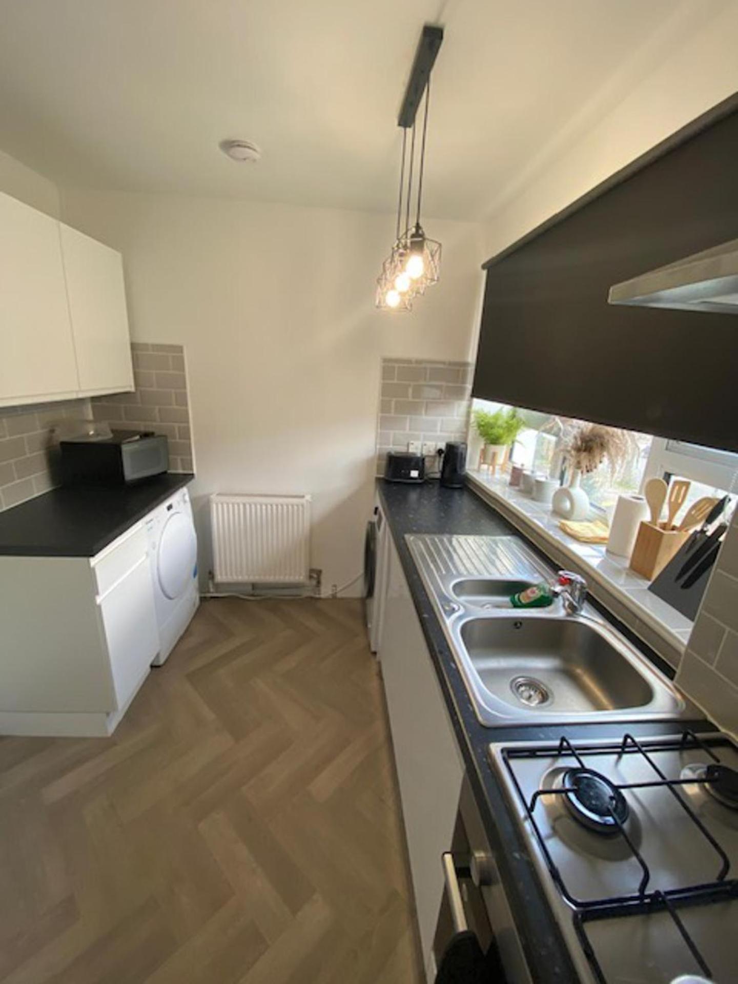 Chic Retreat Immaculate 2 Bed Oasis In