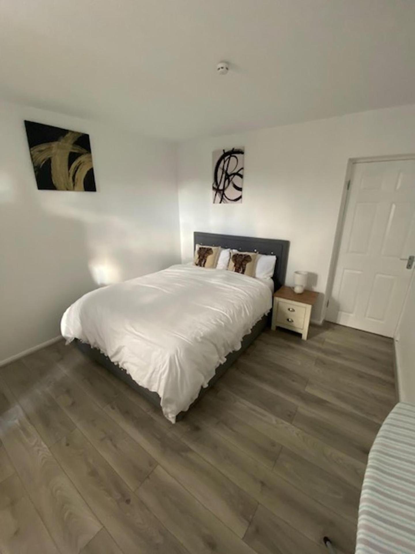 Appartement Chic Retreat Immaculate 2 Bed Oasis In Londen