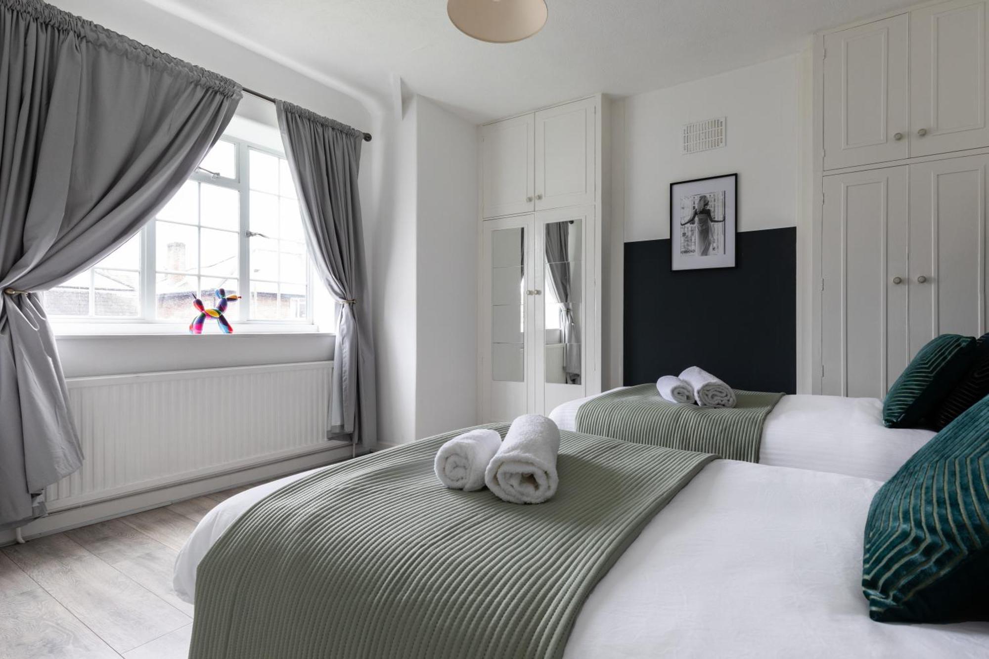 Stylish & Spacious 3bed In Putney