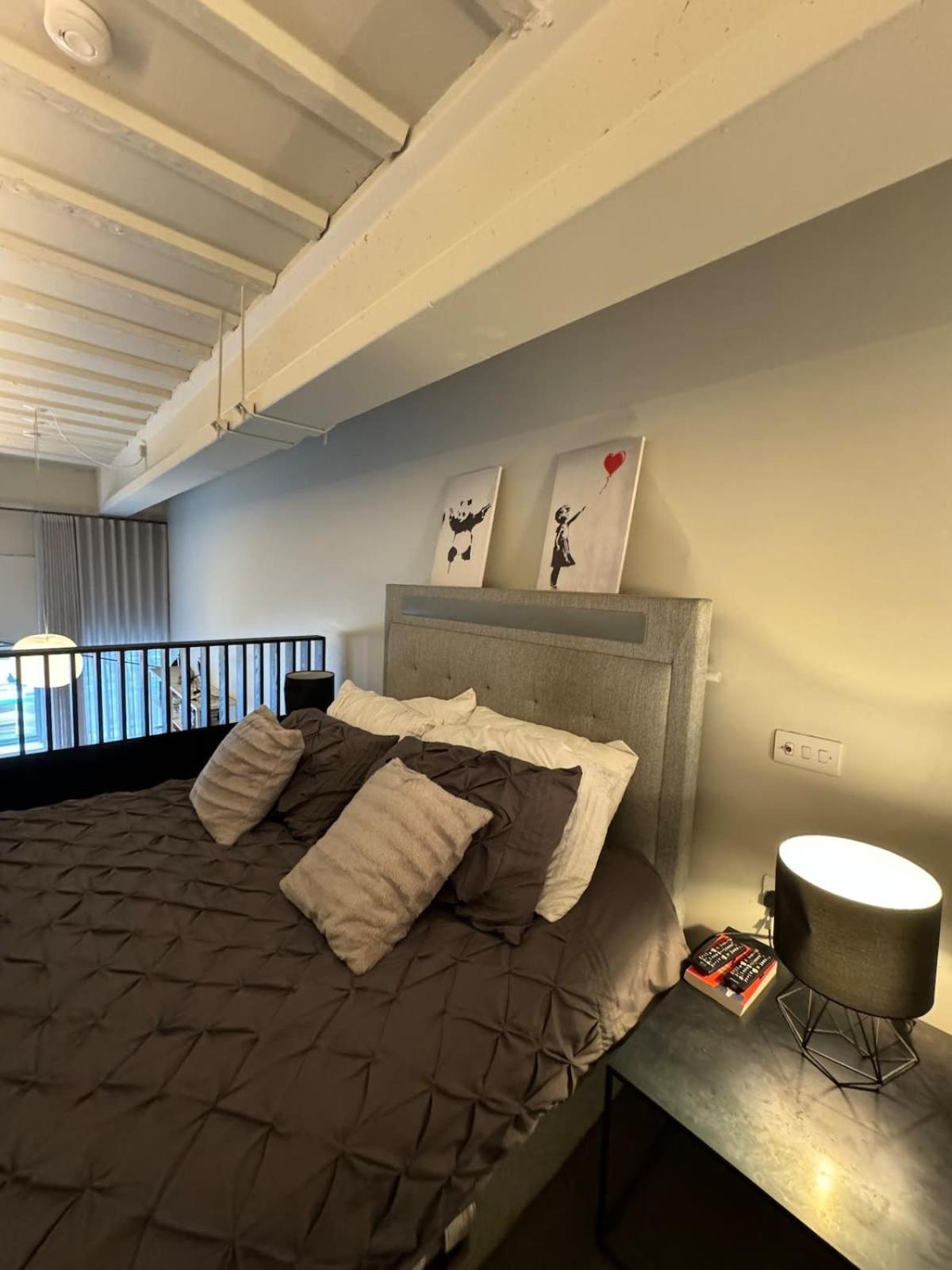 Industrial-chic 1bd Loft By The River Fulham! Apartamento *