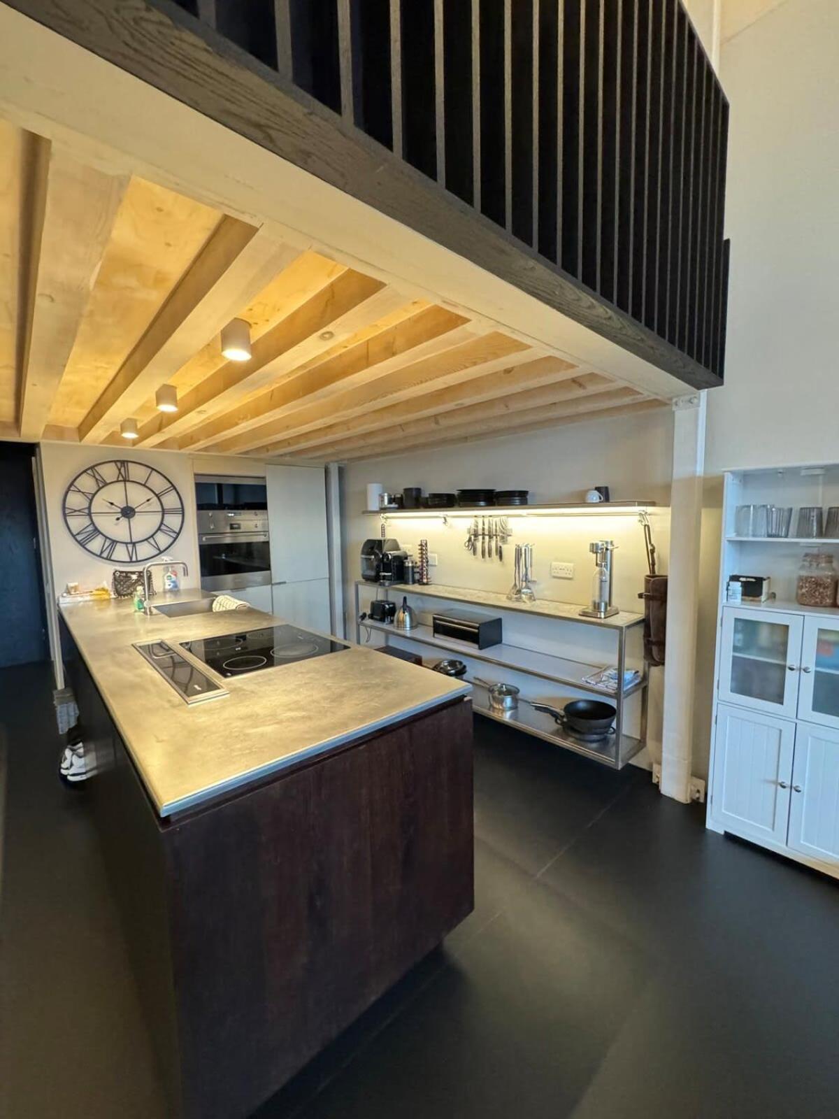 Apartamento Industrial-chic 1bd Loft By The River Fulham! *