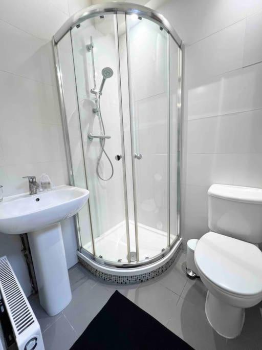 4 Bed Apartment- Archway Station Appartement