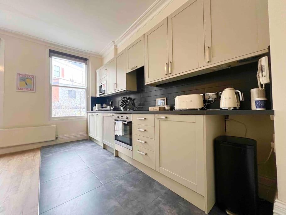 Appartement 4 Bed Apartment- Archway Station