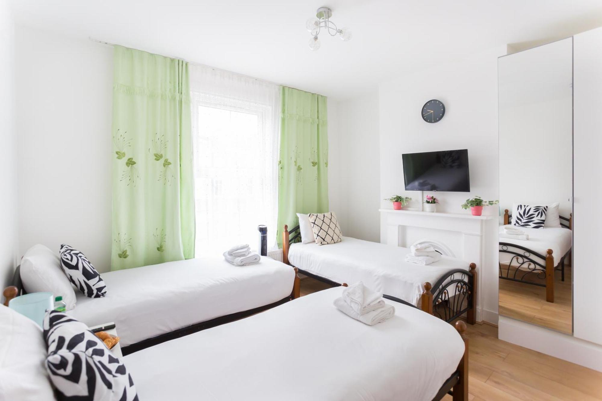 Casa de férias Wood Budget - Next To Mall & Metro Station - 10 Min To Center *