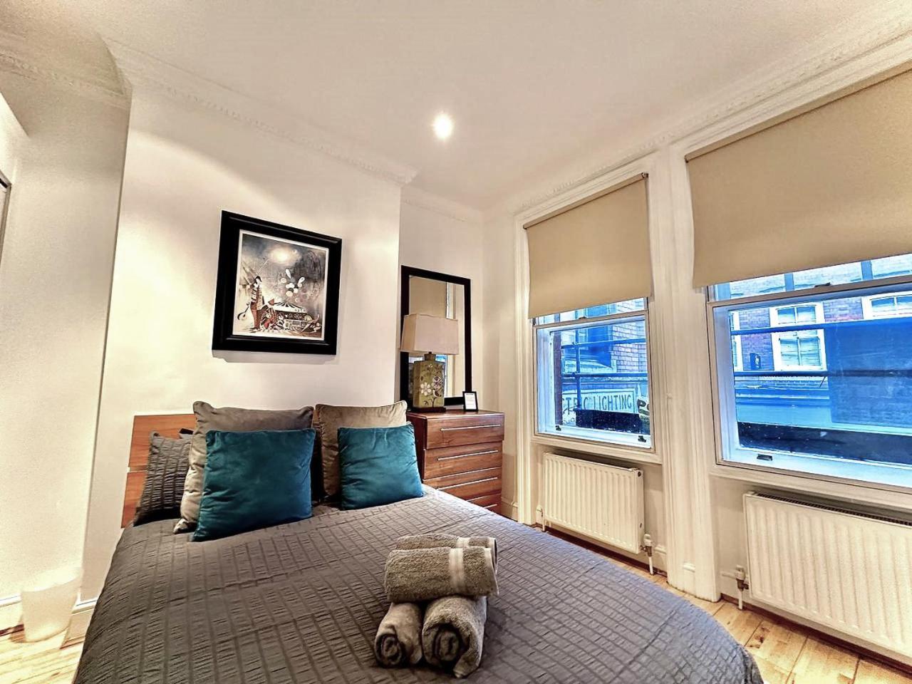 Alluring 2-bed, 2-bath Flat On High Street Kensington, Near Kensington Palace Londres