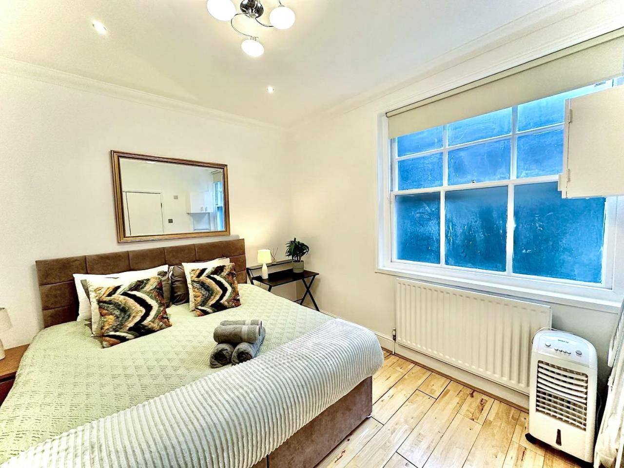 Alluring 2-bed, 2-bath Flat On High Street Kensington, Near Kensington Palace