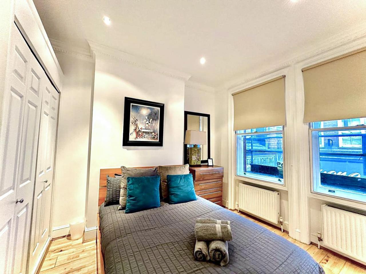 Alluring 2-bed, 2-bath Flat On High Street Kensington, Near Kensington Palace * Londres