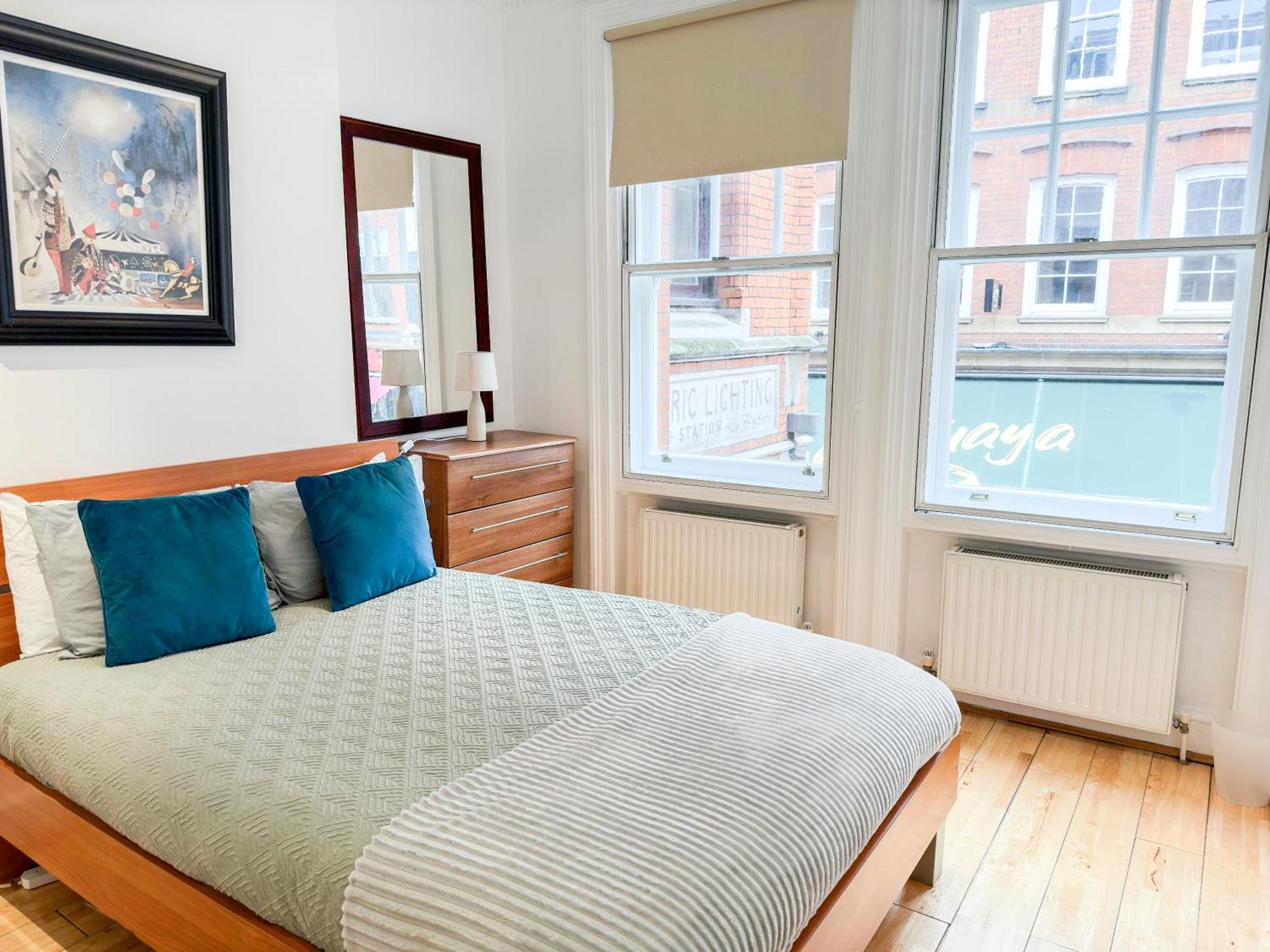 Alluring 2-bed, 2-bath Flat On High Street Kensington, Near Kensington Palace Londres