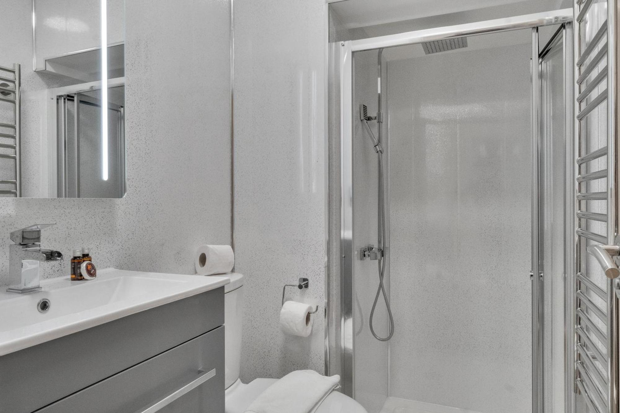 Homely - West Putney Apartamento *