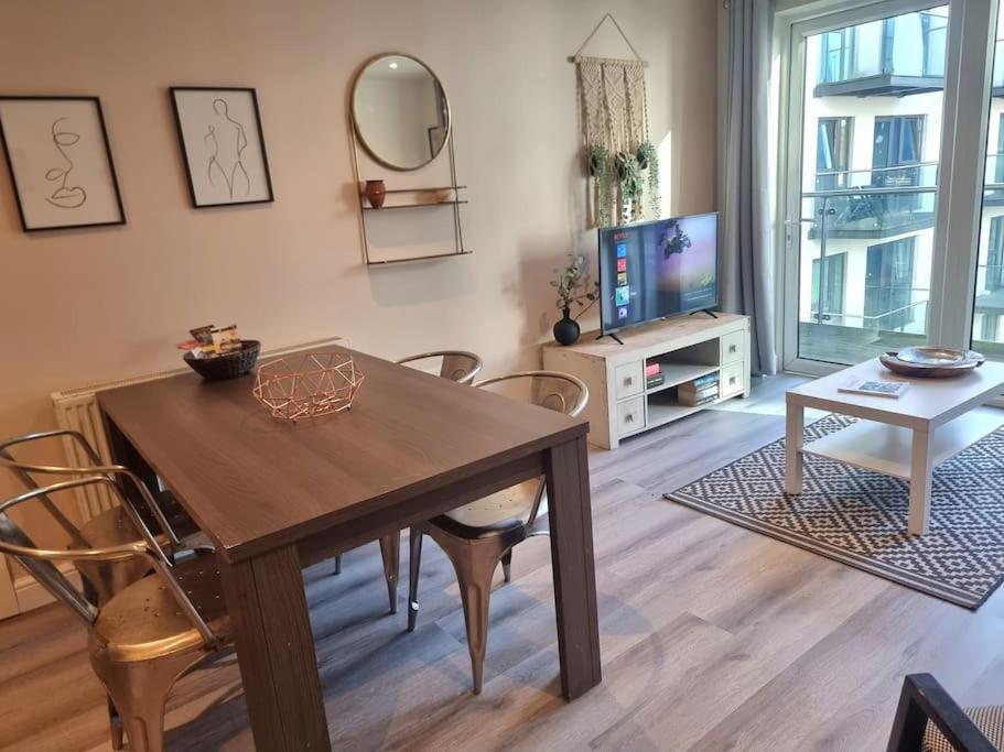 Apartamento 2bed 2bath -pool, Balcony, Gym Lift *