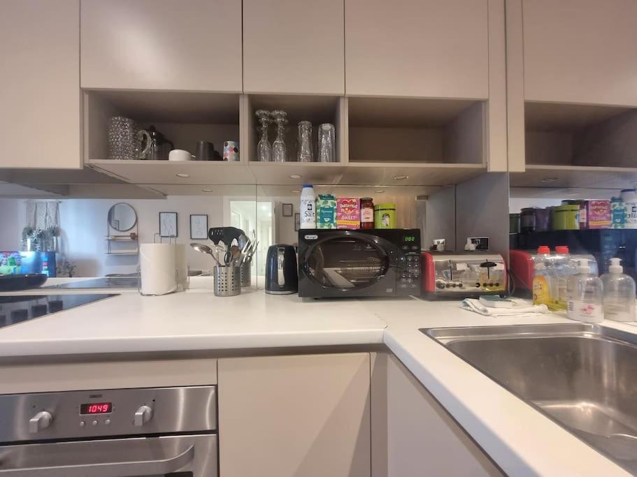 2bed 2bath -pool, Balcony, Gym Lift Apartamento *