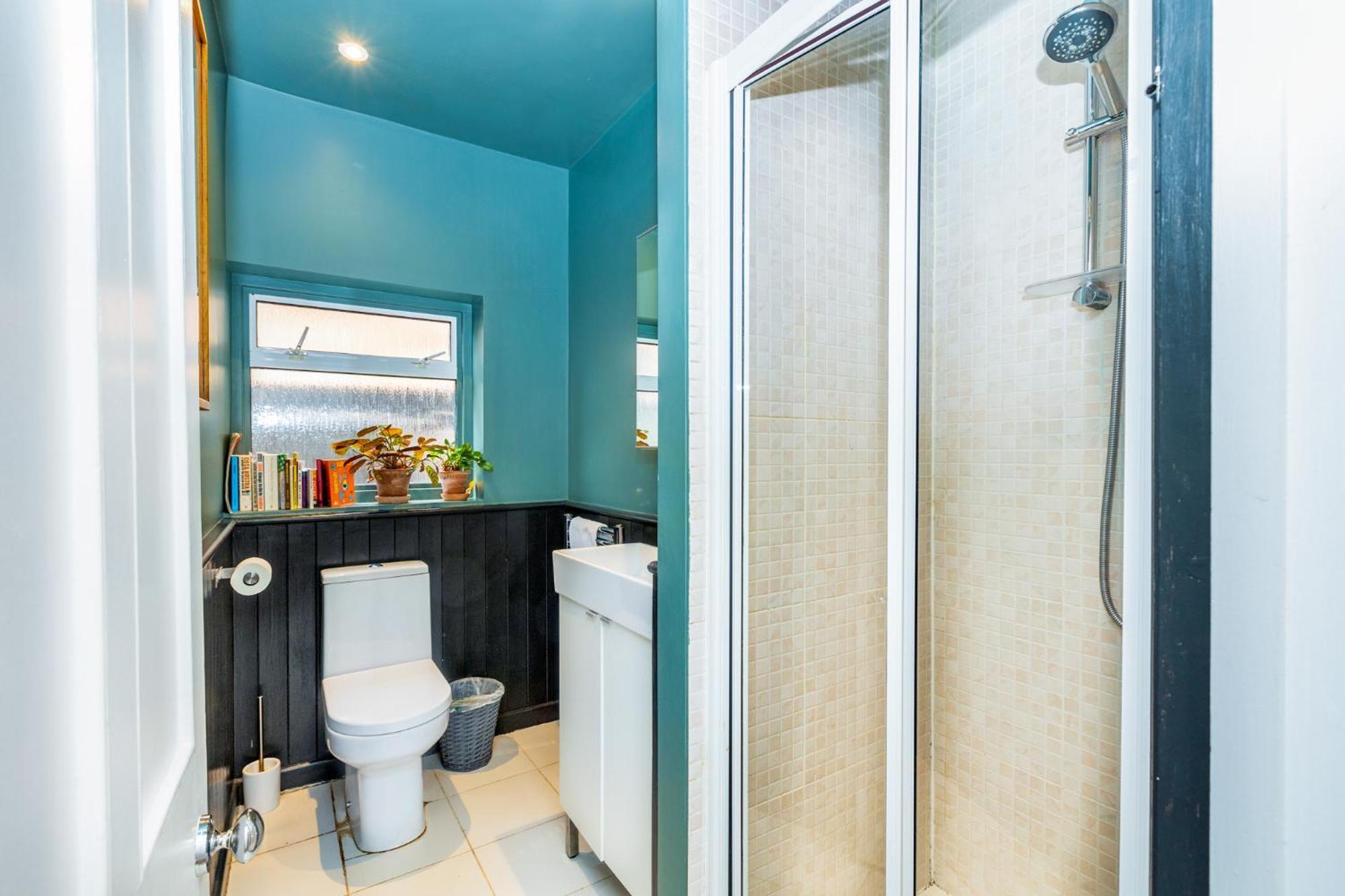 Fantastic Edwardian 3br House W Gdn, Kensal Hébergement de vacances